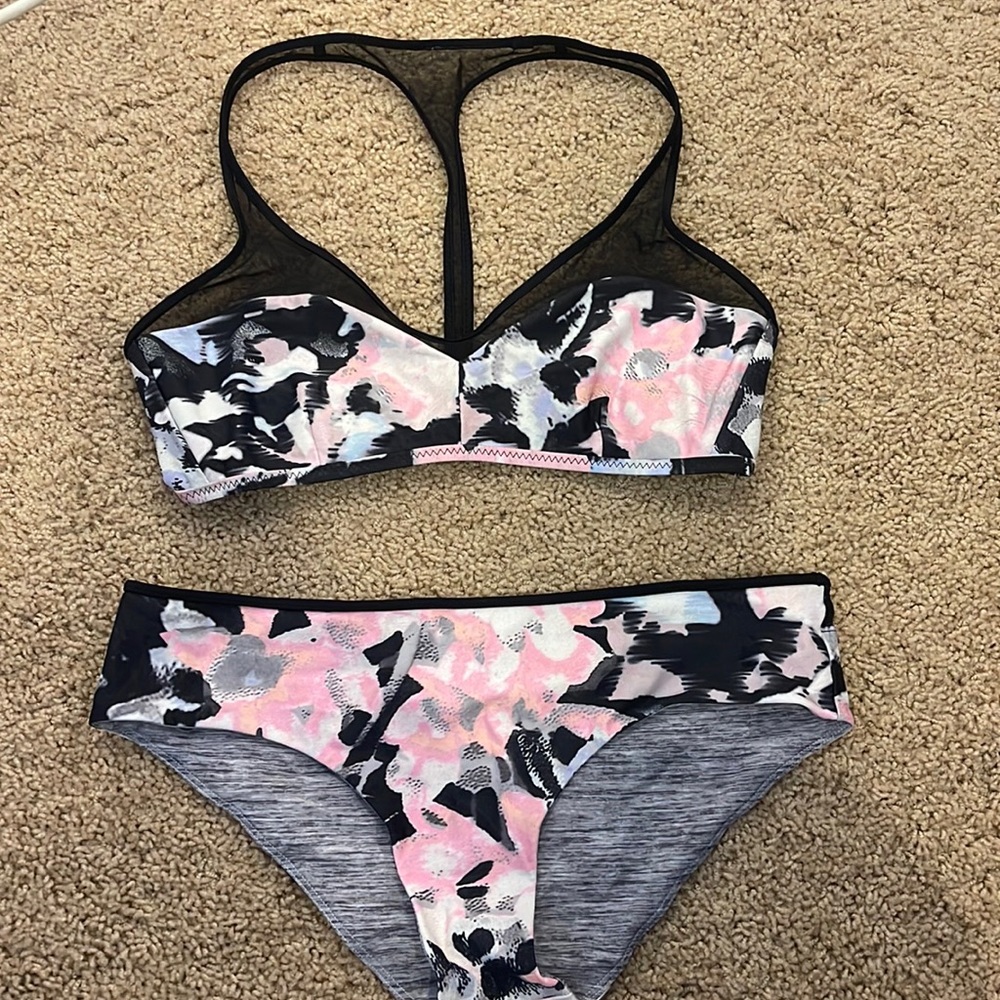 Lululemon reversible swim suit. Size 6.